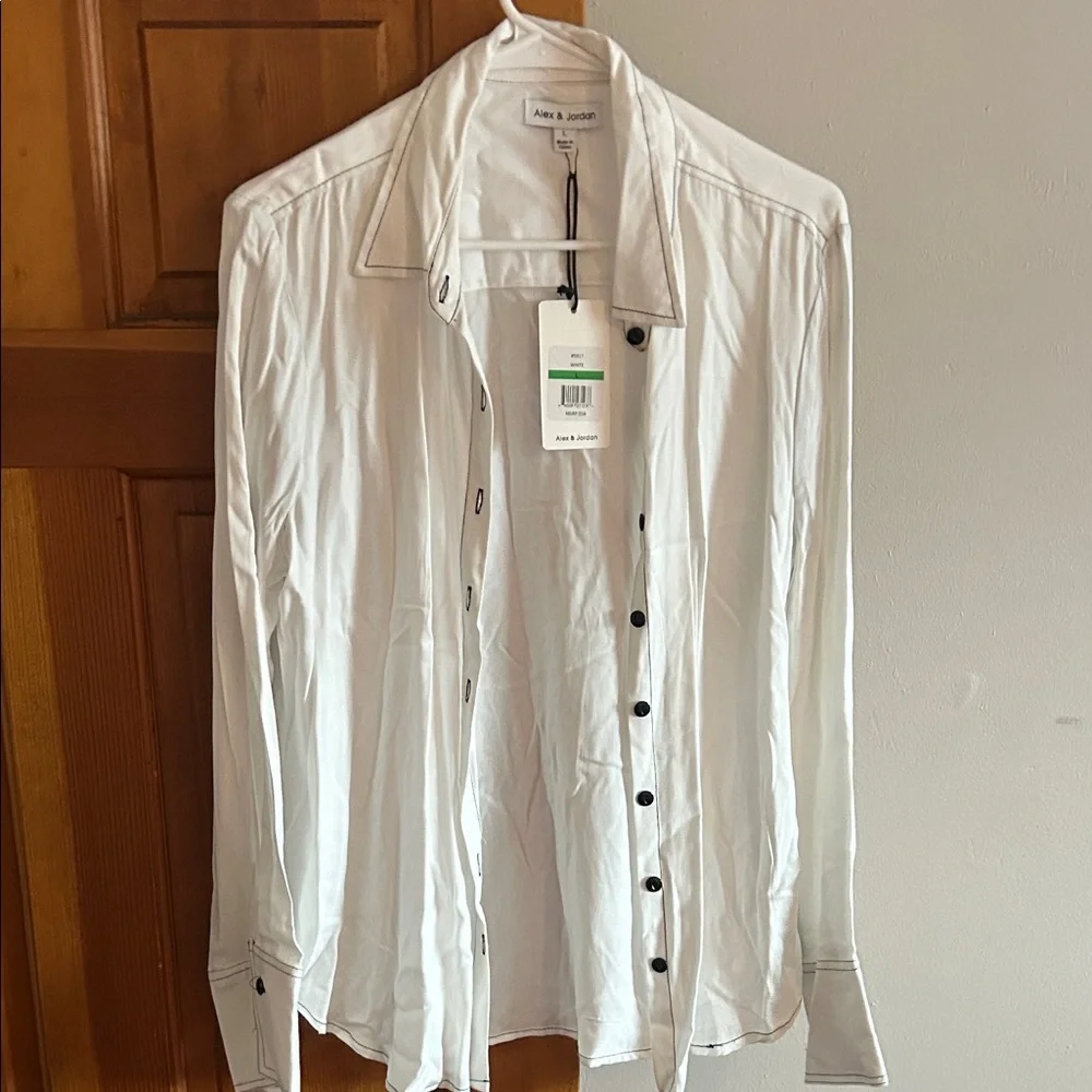 John + Jenn White Shirt with Black Buttons - Picture 1 of 3